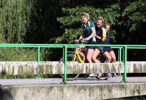Three person bike dink